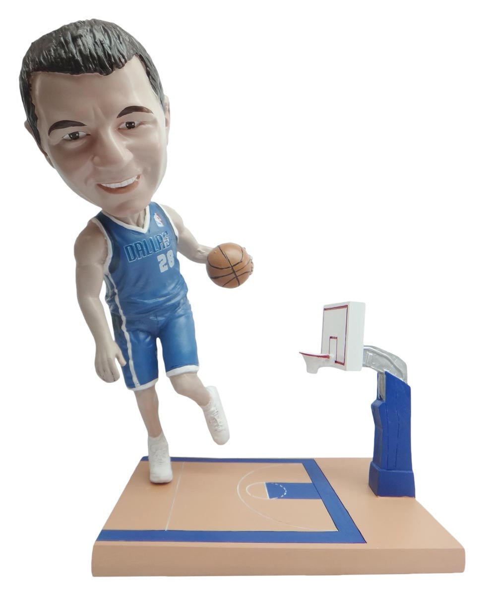 Dallas Mavericks Driving Towards The Net