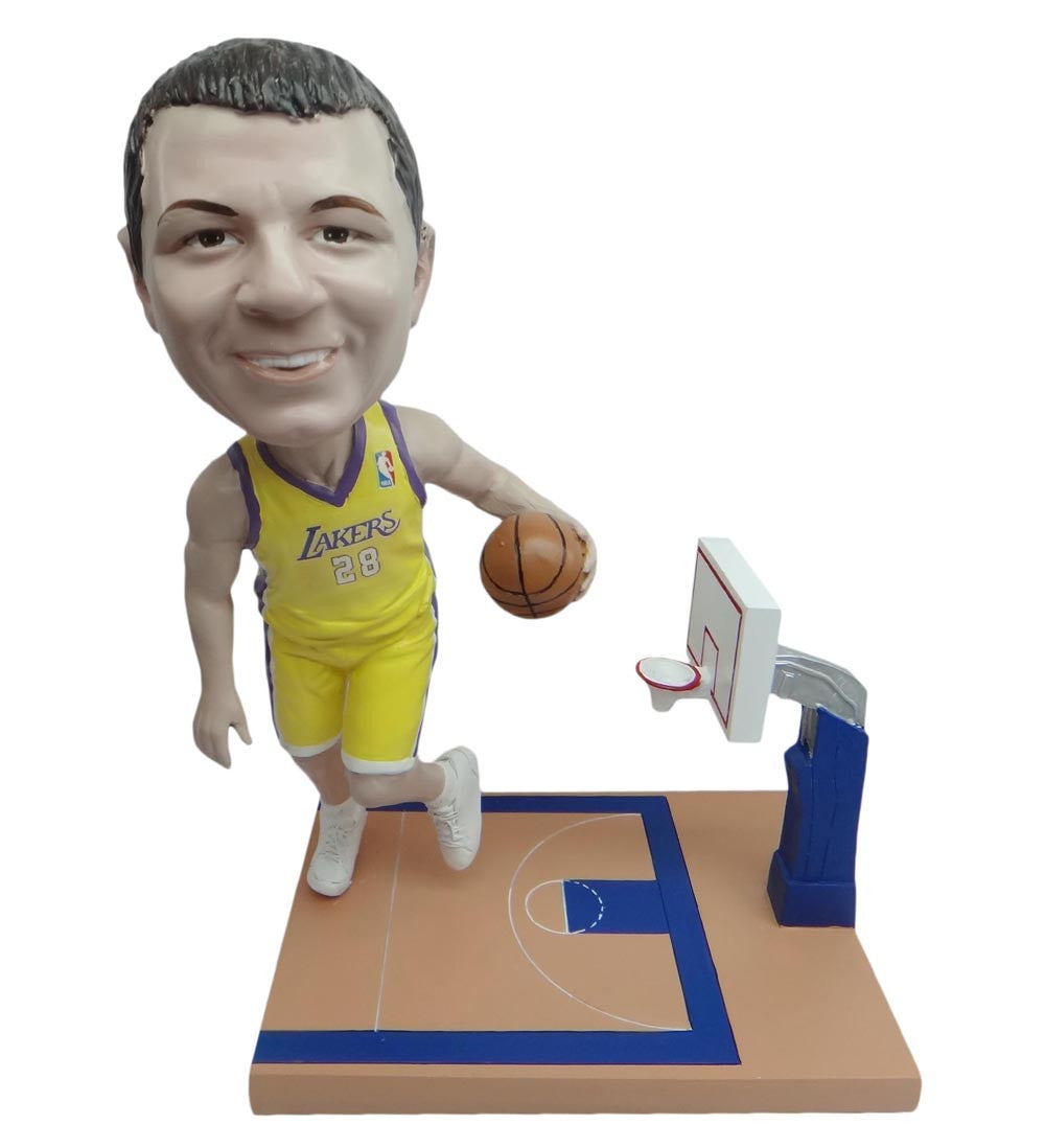 Los Angeles Lakers Driving Towards The Basket