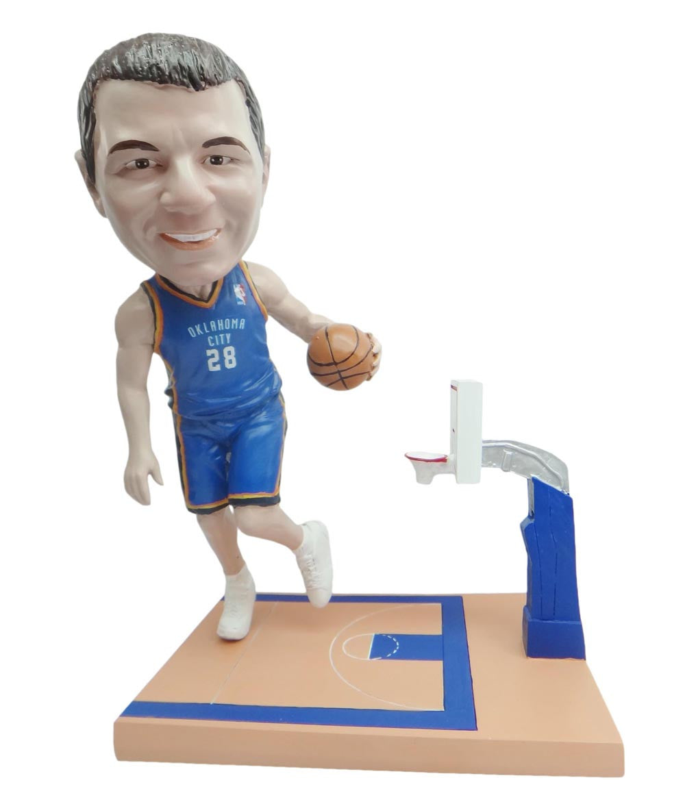 Oklahoma City Thunder Driving Towards The Basket