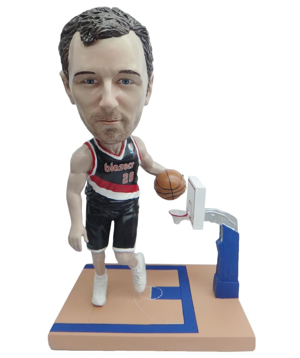 Portland Trailblazers Driving Towards The Basket